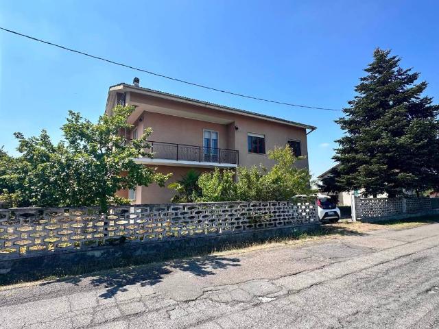Villa Indipendente in vendita a Piemonte, Alessandria