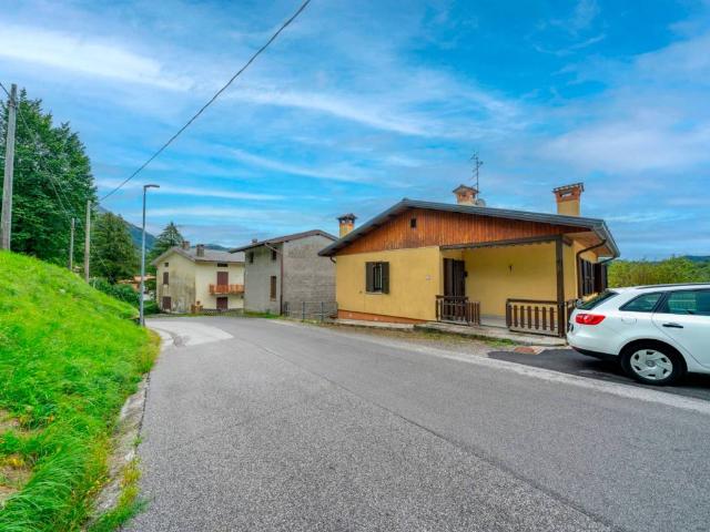 Villa Indipendente in vendita a Monteaperta / Viškorša, Taipana
