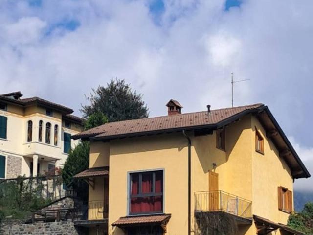 Villa Indipendente in vendita a Comunità Montana della Valle Brembana, Taleggio