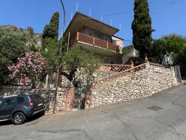 Villa Indipendente in vendita a Taormina, Sicilia