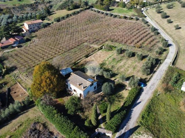 Villa Indipendente in vendita a Tarano, Lazio
