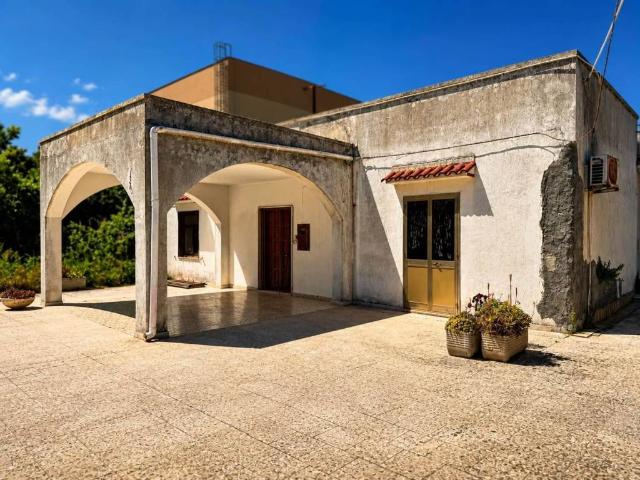 Villa Indipendente in vendita a Puglia, Taranto