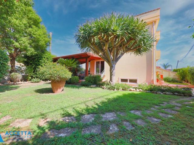Villa Indipendente in vendita a Talsano, Taranto