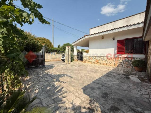 Villa Indipendente in vendita a Talsano, Taranto
