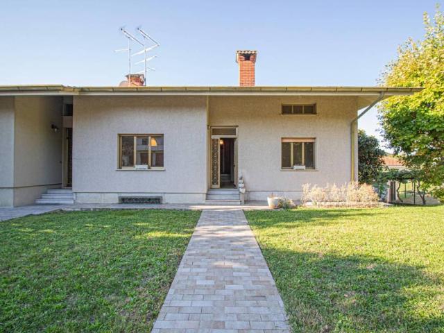 Villa Indipendente in vendita a Tarcento / Tarcint