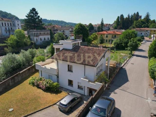Villa Indipendente in vendita a Tarcento, Friuli-Venezia Giulia