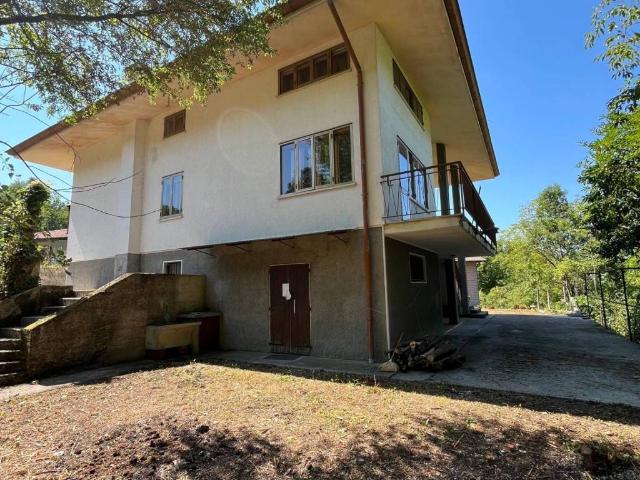 Villa Indipendente in vendita a Tarcento, Friuli-Venezia Giulia
