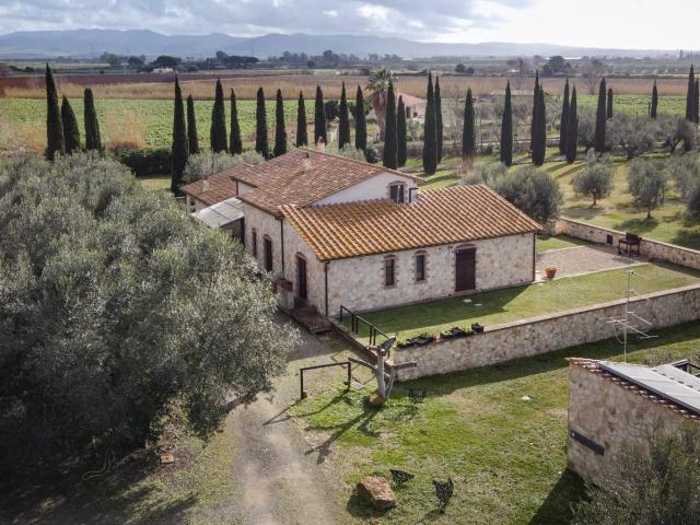 Villa Indipendente in vendita a Tarquinia, Lazio