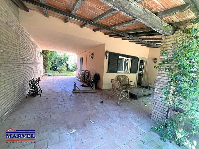 Villa Indipendente in vendita a Tarquinia, Lazio