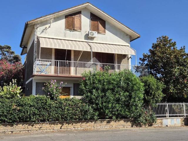Villa Indipendente in vendita a Tarquinia, Lazio