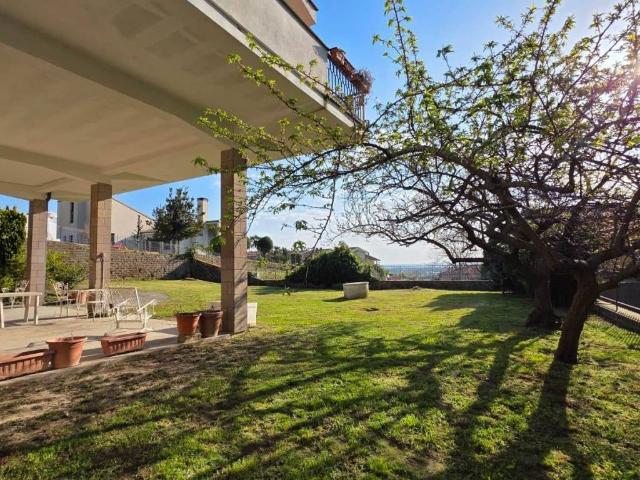 Villa Indipendente in vendita a Tarquinia, Lazio
