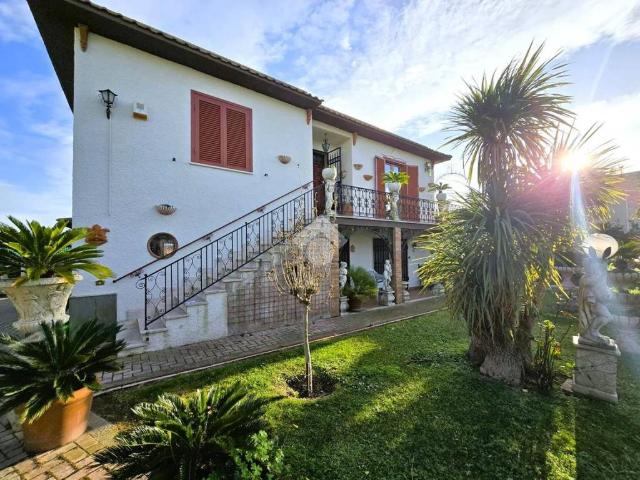 Villa Indipendente in vendita a Tarquinia, Lazio