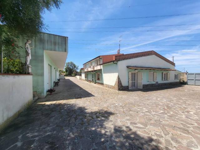 Villa Indipendente in vendita a località Pianbovaro, Tarquinia