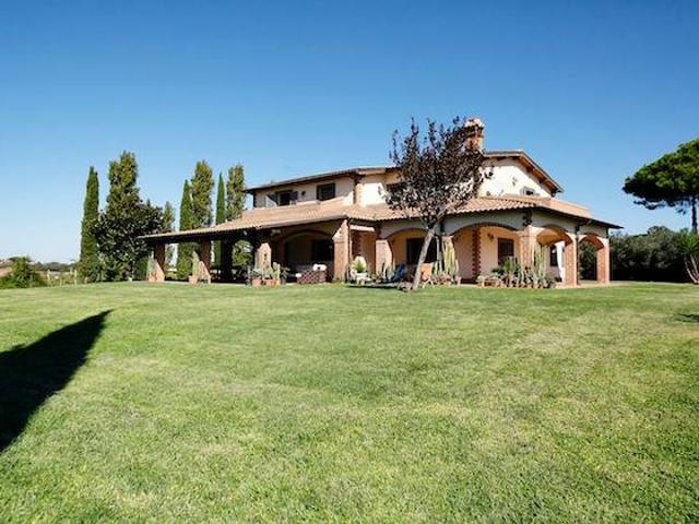 Villa Indipendente in vendita a Tarquinia, Lazio