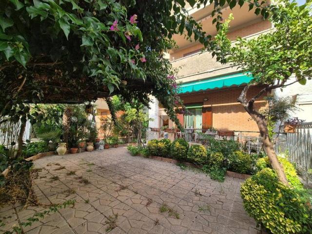 Villa Indipendente in vendita a Tarquinia Lido, Tarquinia