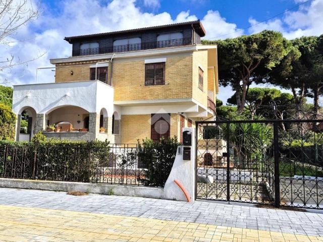 Villa Indipendente in vendita a Tarquinia, Lazio