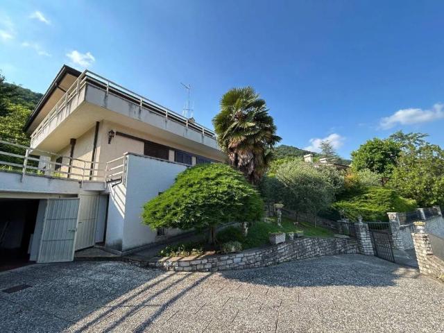 Villa Indipendente in vendita a Tarzo, Veneto