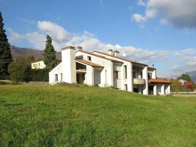 Villa Indipendente in vendita a Tarzo, Veneto