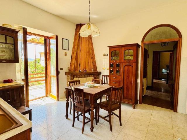 Villa Indipendente in vendita a Taurasi, Campania