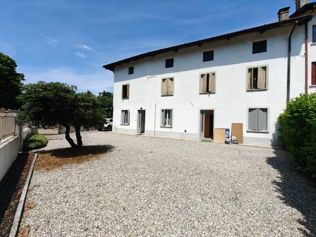 Villa Indipendente in vendita a Tavagnacco, Friuli-Venezia Giulia