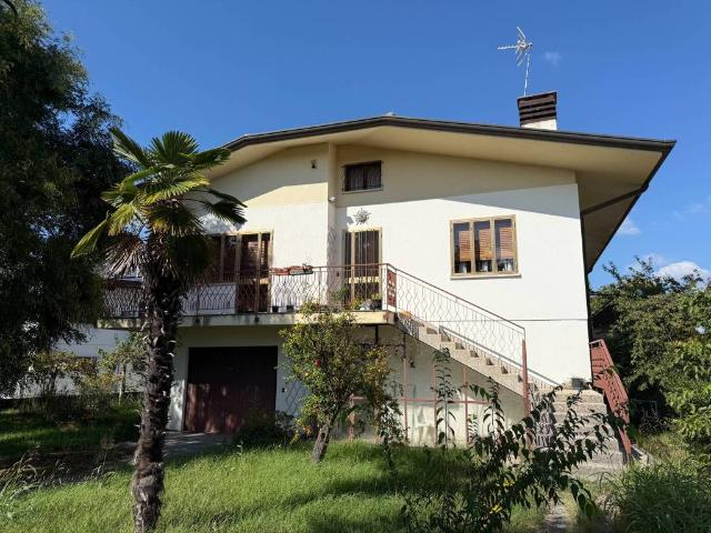 Villa Indipendente in vendita a Colugna / Culugne, Tavagnacco / Tavagnà