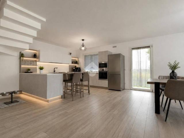 Villa Indipendente in vendita a Tavagnacco, Friuli-Venezia Giulia