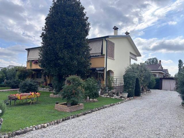 Villa Indipendente in vendita a Modignano, Tavazzano con Villavesco