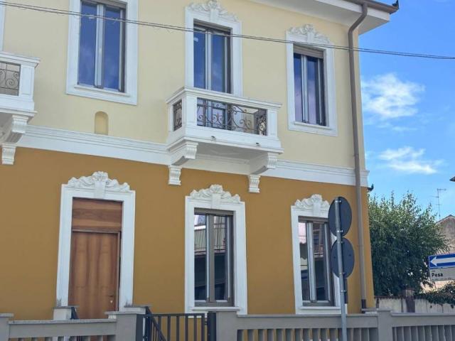 Villa Indipendente in vendita a Tavazzano, Tavazzano Con Villavesco