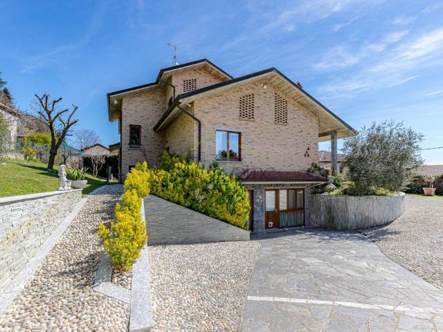 Villa Indipendente in vendita a Tavernerio, Lombardia