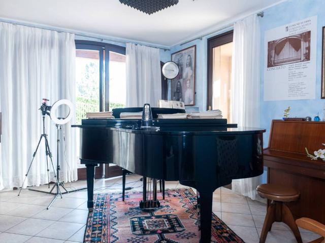 Villa Indipendente in vendita a Ponzate, Tavernerio