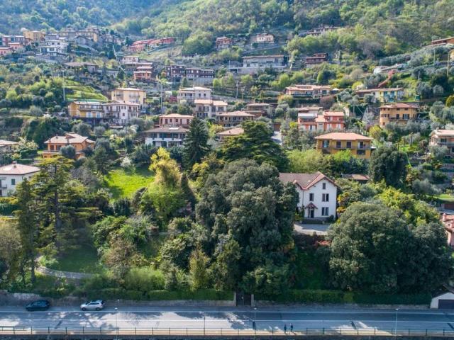 Villa Indipendente in vendita a Tavernola Bergamasca, Lombardia