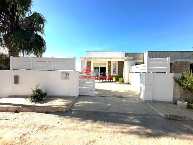 Villa Indipendente in vendita a Marina di Mancaversa, Puglia