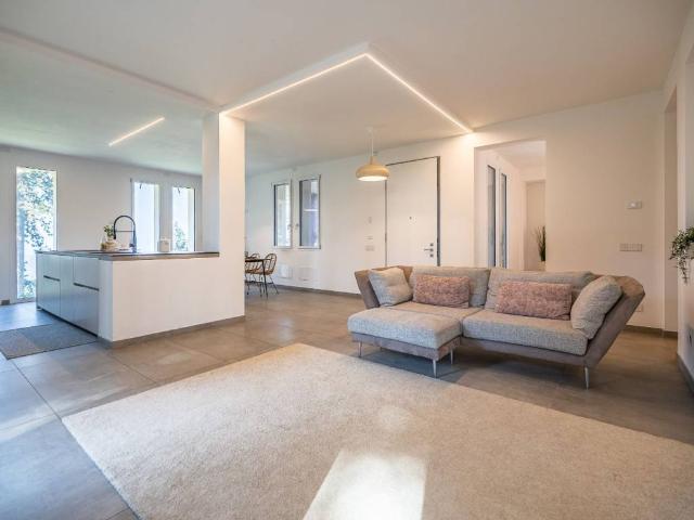 Villa Indipendente in vendita a Marche, Pesaro E Urbino