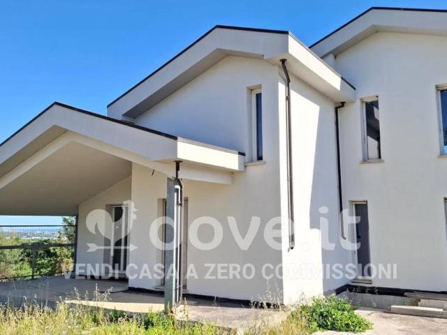 Villa Indipendente in vendita a Pirano Alto, Marche