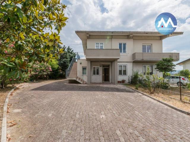 Villa Indipendente in vendita a Il Ghetto, Marche