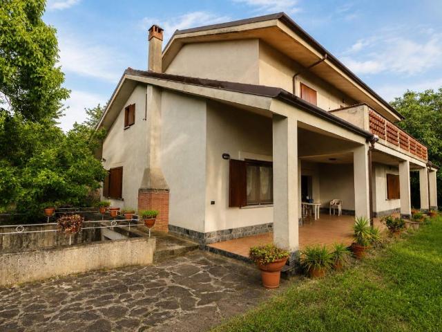 Villa Indipendente in vendita a Teano, Campania