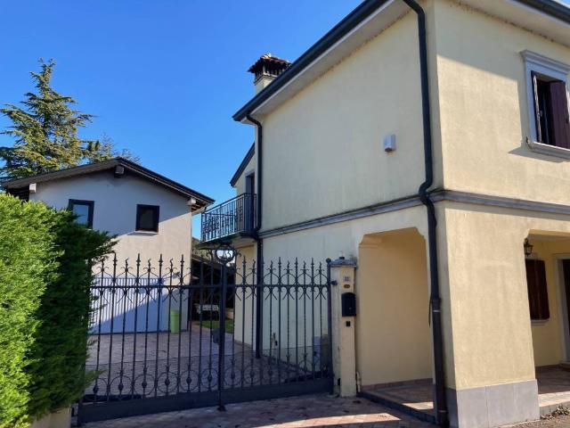Villa Indipendente in vendita a Teglio Veneto, Veneto