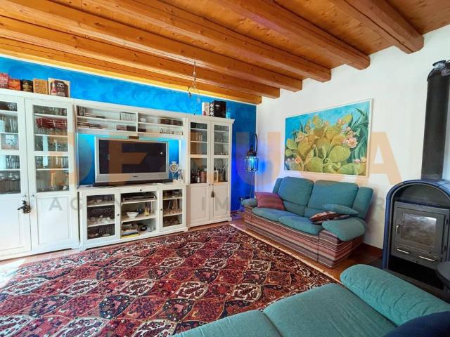 Villa Indipendente in vendita a Teglio Veneto, Veneto
