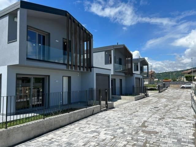 Villa Indipendente in vendita a Telgate, Lombardia