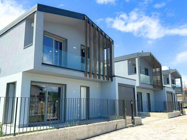 Villa Indipendente in vendita a Telgate, Lombardia