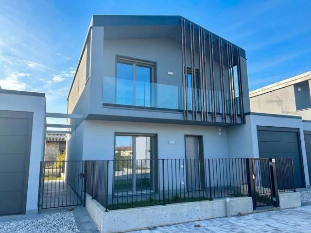 Villa Indipendente in vendita a Telgate, Lombardia