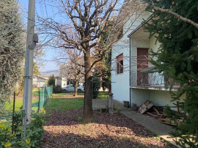 Villa Indipendente in vendita a Telgate, Lombardia