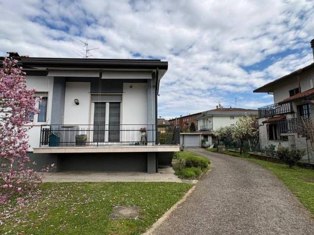 Villa Indipendente in vendita a Telgate, Bergamo