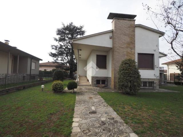 Villa Indipendente in vendita a Telgate, Lombardia