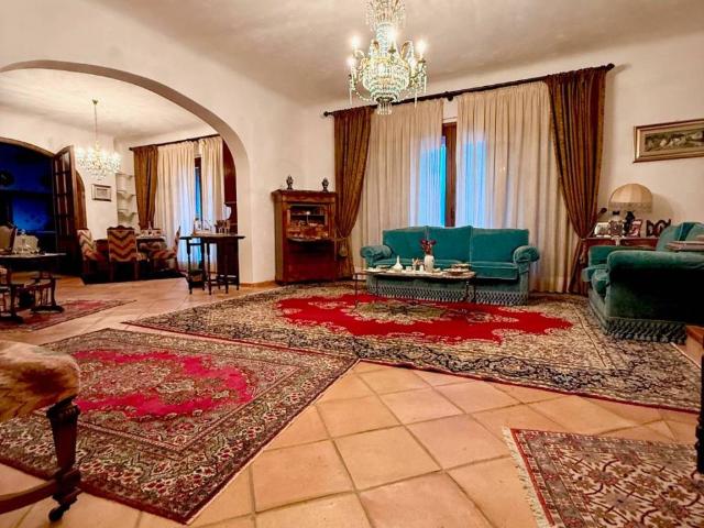 Villa Indipendente in vendita a Tempio Pausania, Sardigna/Sardegna