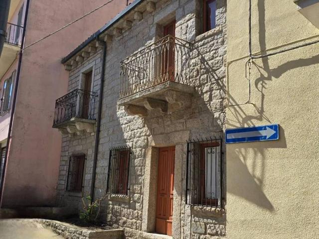 Villa Indipendente in vendita a Tempio Pausania, Sassari