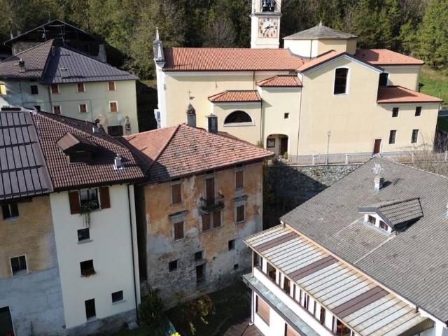 Villa Indipendente in vendita a Comunità montana della valle Camonica, Temù