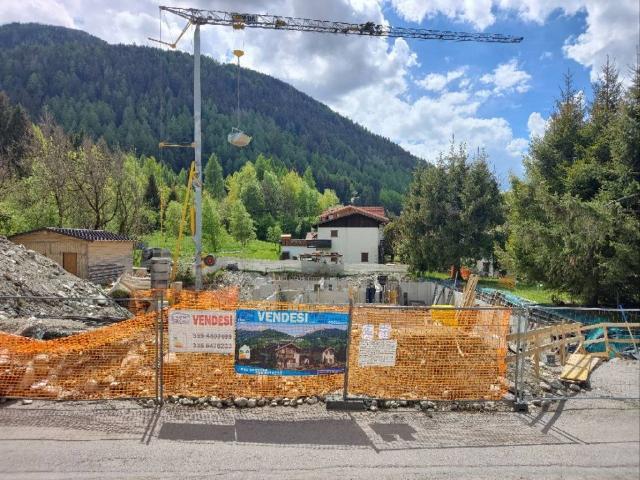 Villa Indipendente in vendita a Cavaione di Dentro, Temù