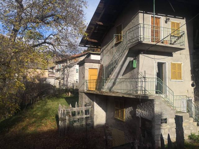 Villa Indipendente in vendita a Comunità montana della valle Camonica, Temù