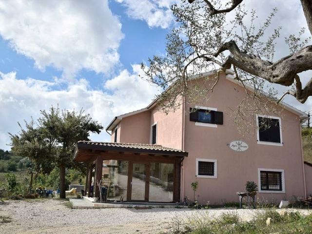 Villa Indipendente in vendita a Teora, Campania